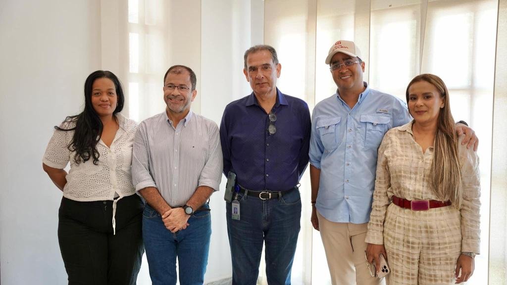 La Gobernación de La Guajira con ESEPGUA y Cerrejón inician diálogos para la construcción y optimización de los acueductos en Barrancas, Hatonuevo y Albania.