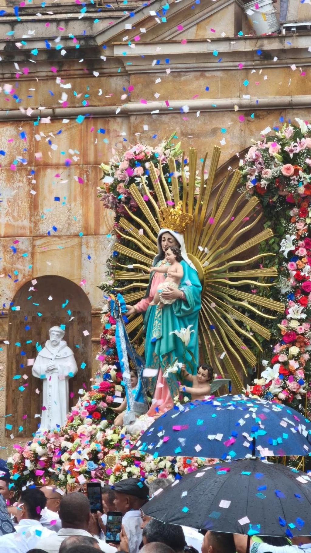 LA PROCESIÓN COMO MEMORIA VIVA: UN RITO QUE SE CAMINA