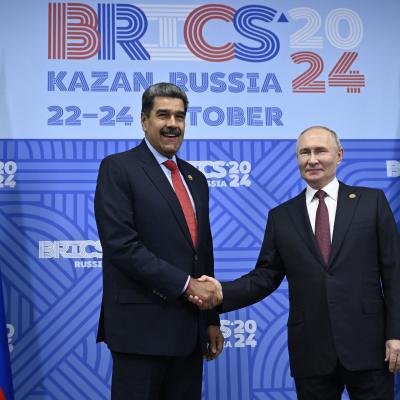 Putin expresa su apoyo a Maduro en una llamada telefónica, en medio de creciente presión de EE. UU.