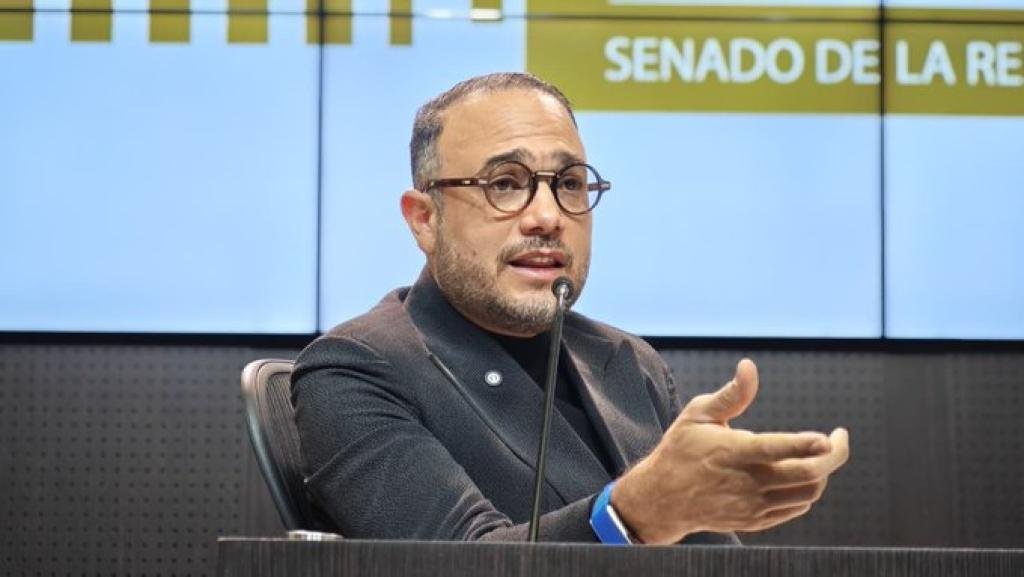 El senador Alfredo Deluque radica cuatro nuevos proyectos de ley enfocados en seguridad, tecnología, formación pública y deporte