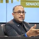 El senador Alfredo Deluque radica cuatro nuevos proyectos de ley enfocados en seguridad, tecnología, formación pública y deporte