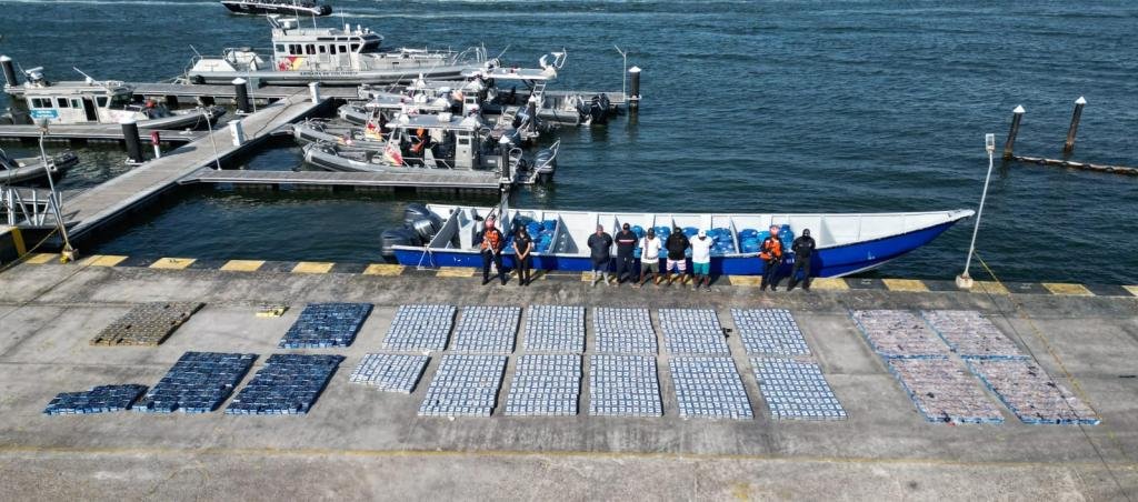 Armada de Colombia incautó cuatro toneladas de Cocaína cerca a Cartagena