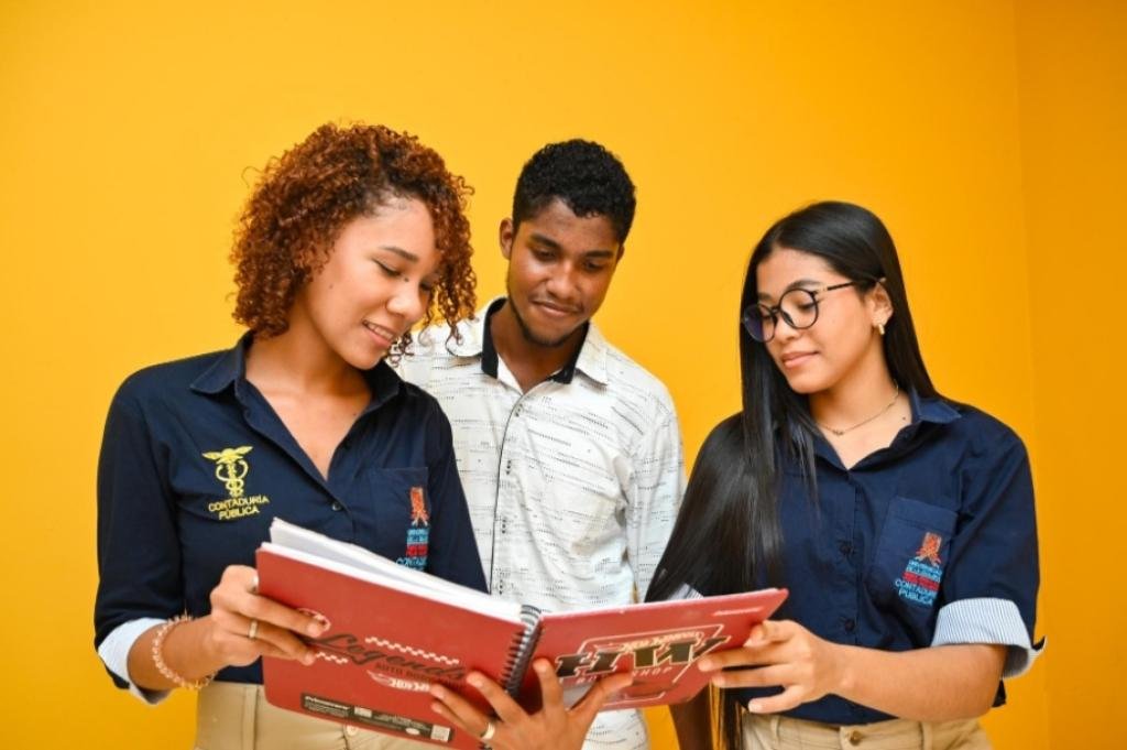 Uniguajira recibe visita con fines de Acreditación en Alta Calidad para el programa de Contaduría Pública