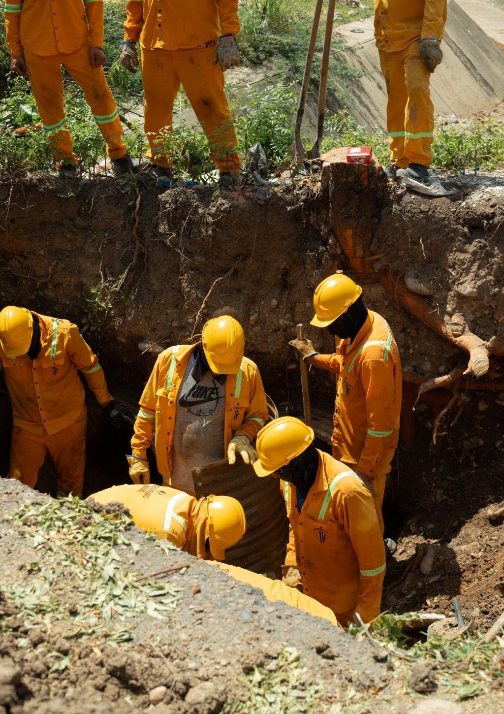 Alcalde Vicente Berardinelli gestiona soluciones inmediatas a emergencia vial en Barrancas