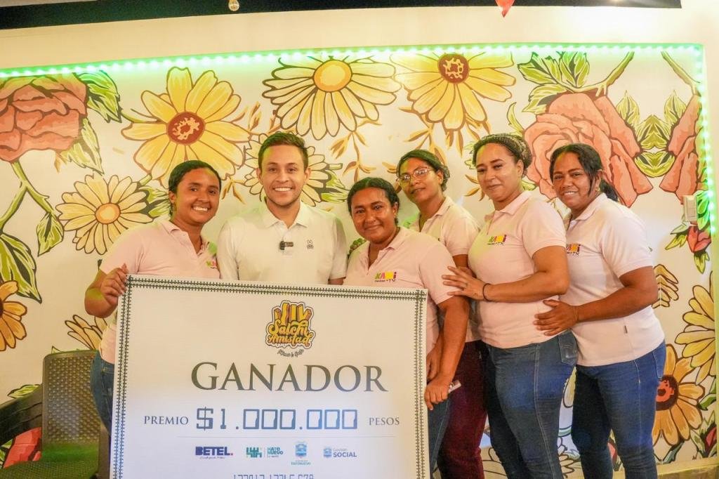 Exitosa clausura del SalchiAmistad 2025: más de 4.000 ventas dinamizaron la economía local.