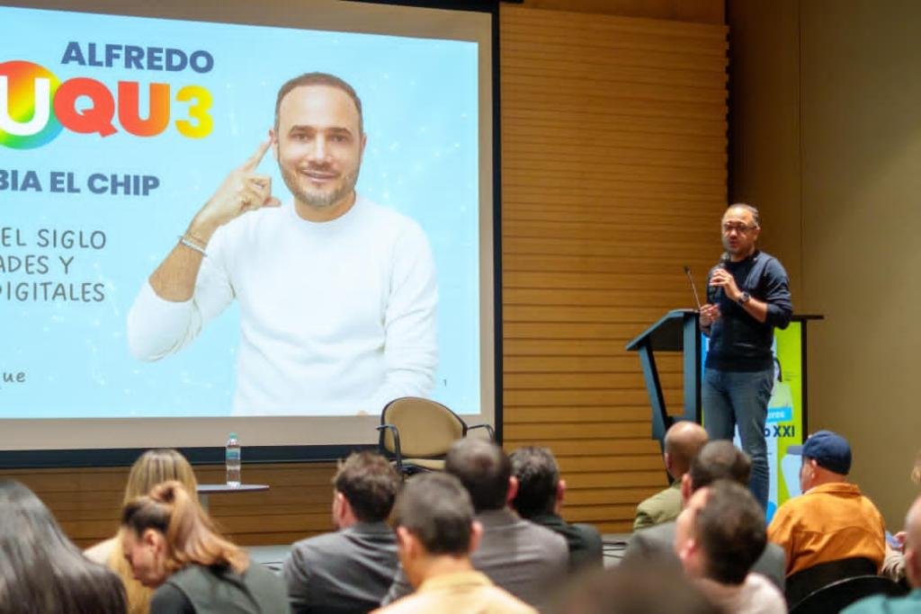 CON AMPLIA AGENDA TERRITORIAL Y UN BALANCE POSITIVO, ALFREDO DELUQUE CULMINA SU GIRA POR LA CAPITAL DEL PAÍS