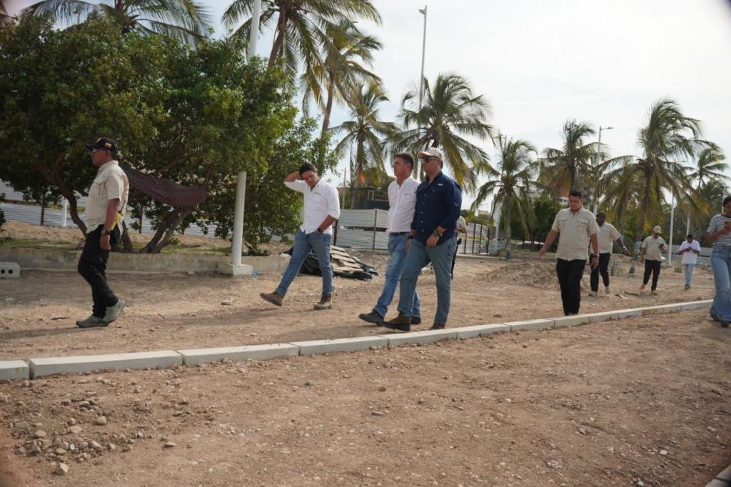 Gobernador verifica en terreno el avance del Malecón: cuatro de sus 5 zonas ya registran intervención y avance