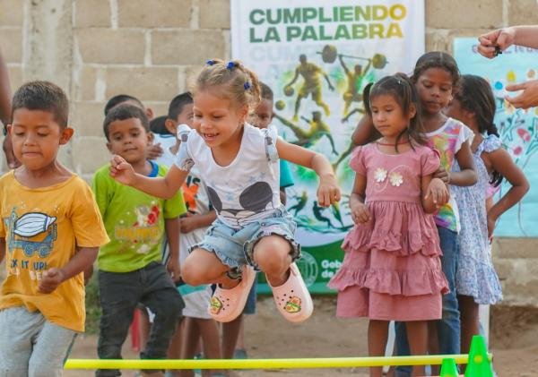 El Instituto Departamental de Deportes fortalece el tejido social en Riohacha, con jornada lúdico-recreativa en el barrio Villa Brasil