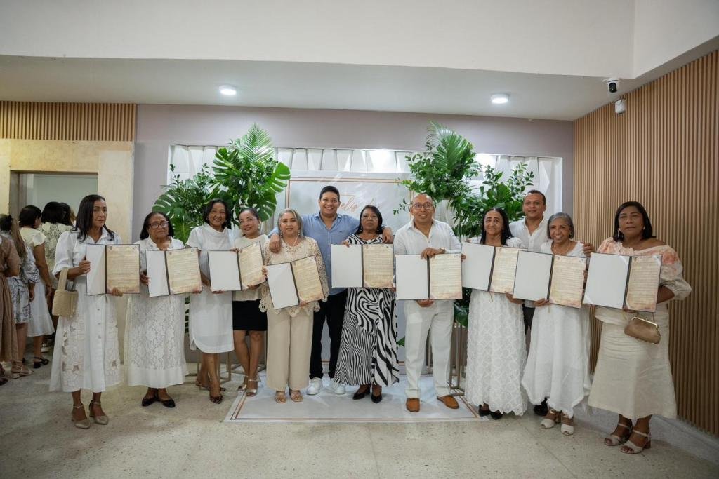 Alcaldía de Barrancas conmemoró el Día del Maestro con evento de reconocimiento y exaltación a docentes