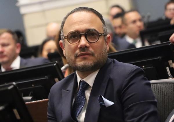 Alfredo Deluque inicia una nueva etapa en el Senado con agenda de innovación, desarrollo Regional y resultados