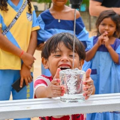 Uniguajira se unió a Global Shapers para entregar filtros de agua potable en zonas rurales del departamento