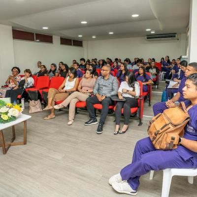 Innovación curricular y liderazgo juvenil marcaron el Simposio Internacional en Ciencias de la Salud