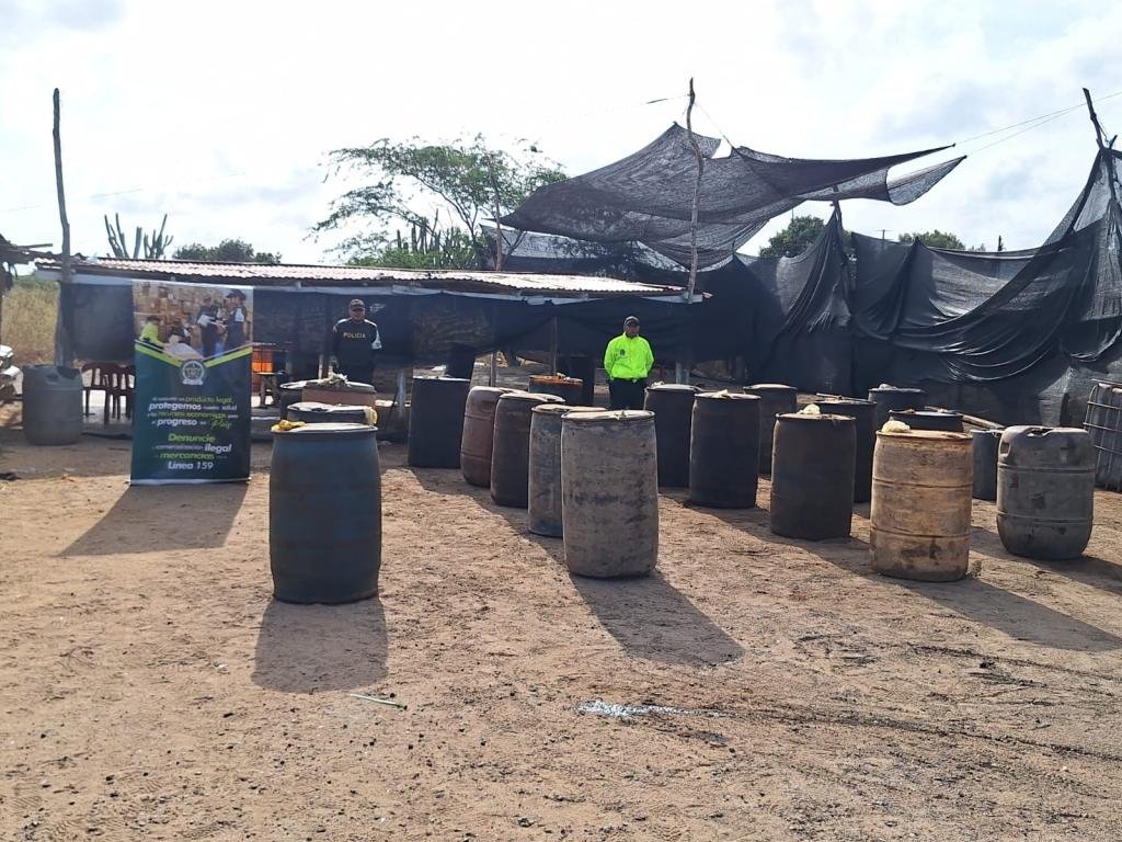 Golpe al contrabando: POLFA aprehende 700 galones de ACPM en Maicao