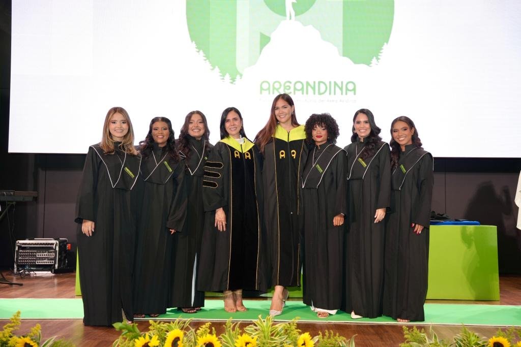 Areandina graduó la primera promoción de comunicadores sociales formados en su sede Valledupar