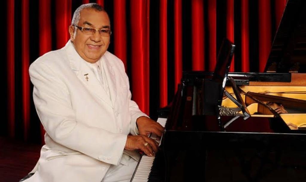 Alci Acosta, el Emperador del sentimiento , es reconocido por su trayectoria.