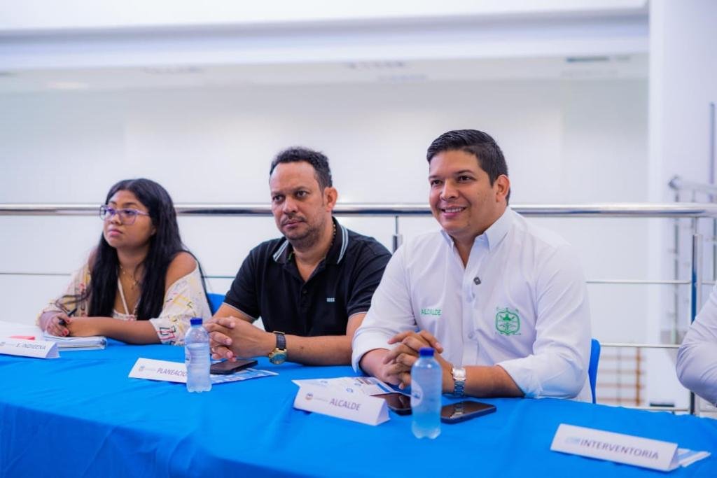 Se socializa en Barrancas proyecto de abastecimiento de agua potable para zona rural
