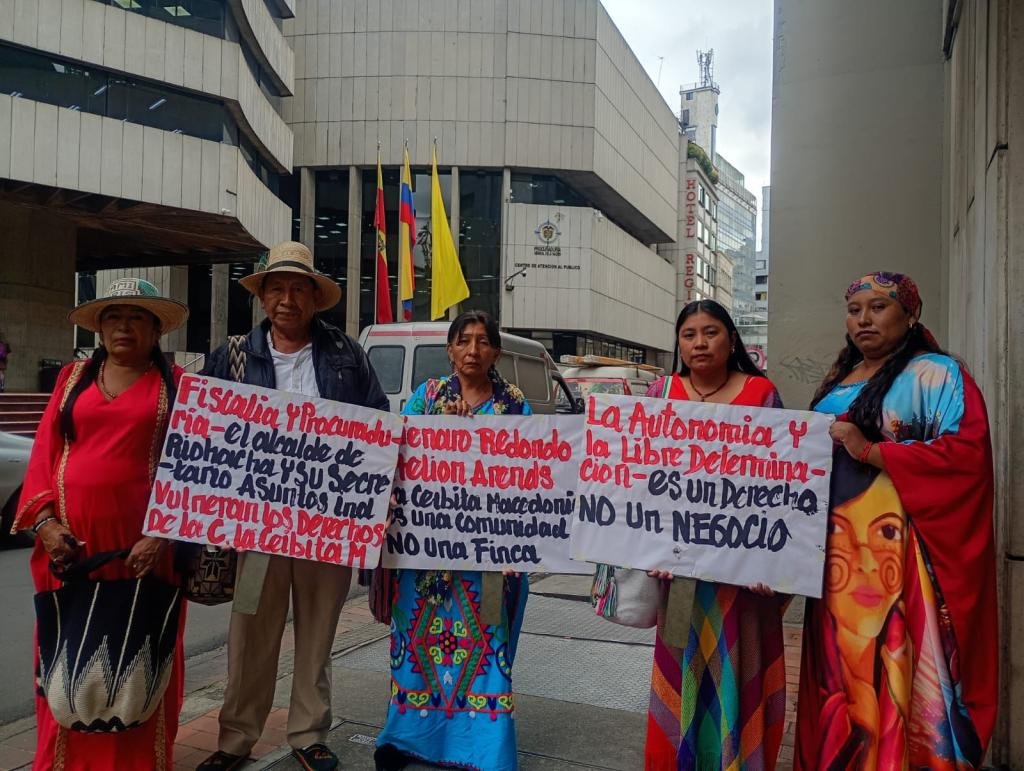 Habitantes de la comunidad La Ceibita Macedonia radican denuncia penal y disciplinaria en Bogotá en contra del alcalde y secretario de asuntos indígenas de Riohacha