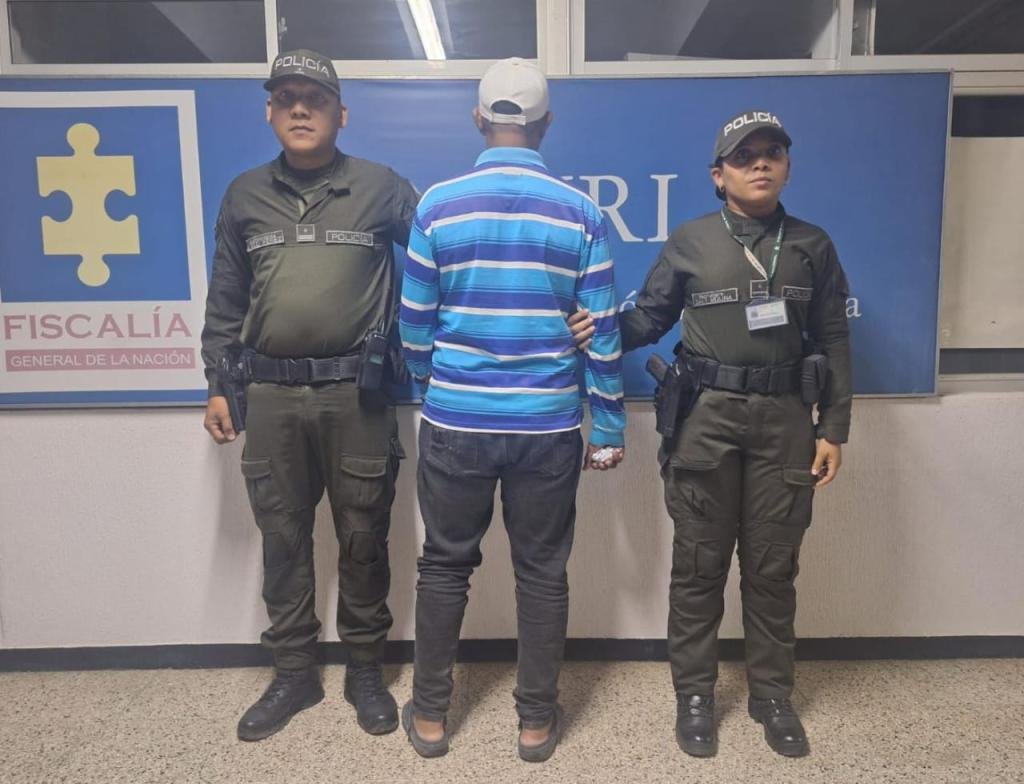 Policía Nacional recupera motocicleta hurtada y captura a un hombre por receptación en Riohacha