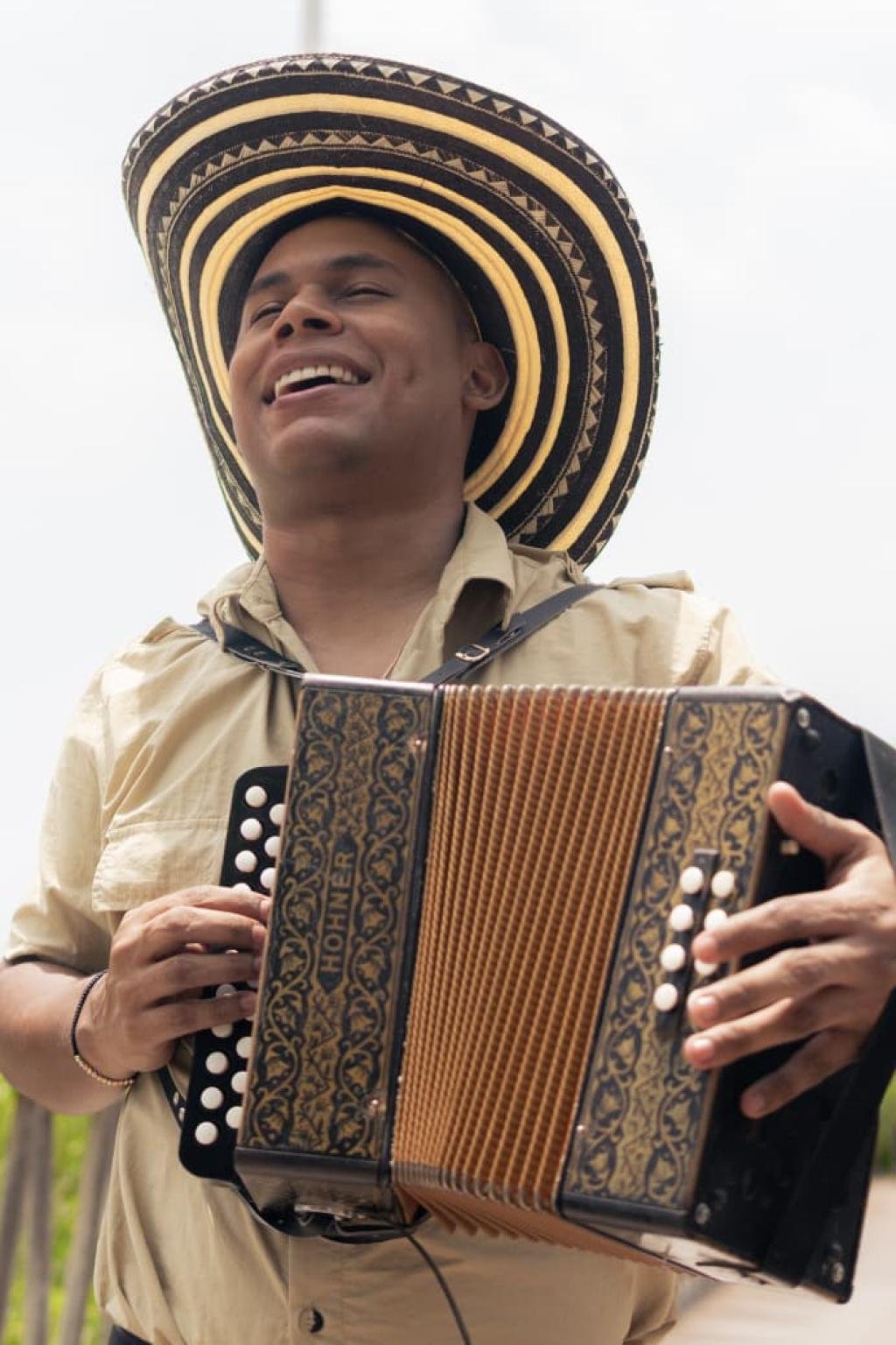 El Último Juglar, el que toca y canta